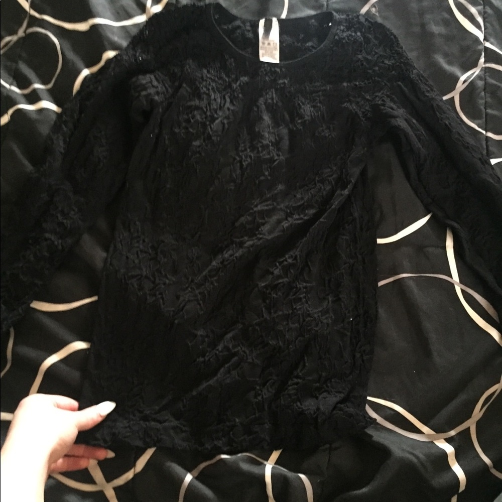 Lace black top